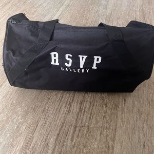 RSVP x Modelo Weekender